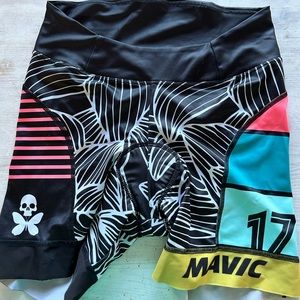 Betty designs tri short